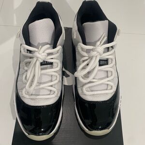 Nike Air Jordan 11 Retro Low Concord 528895-153 Size 8.5